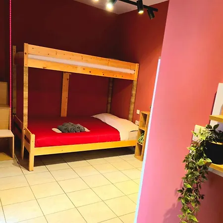 The Red - Castle View 拉米亚