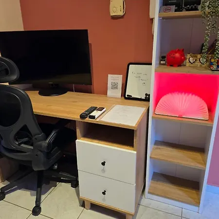 Apartament The Red - Castle View Lamía